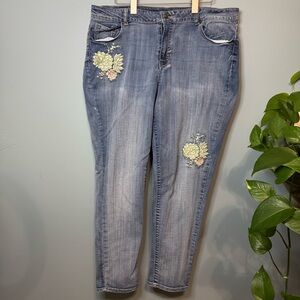 Westport Signature Fit Floral Embroidered Skinny Jeans. Women’s Size 20W